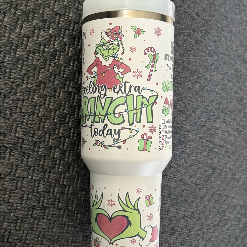 Stanley White Grinch To-Do List Travel Mug 40 oz new - Picture 3 of 8